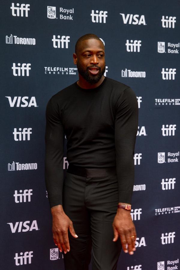 韦德退役后净资产多少?爵士股权、李宁终身合约数据全解析